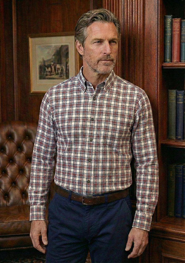 Chemise Viyella crème et à carreaux rouges fabriquée au Canada