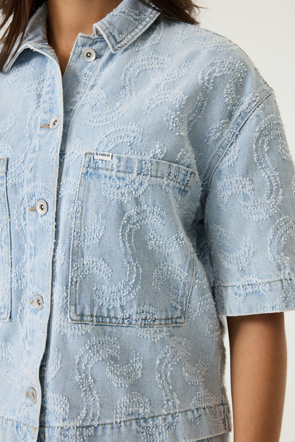 Chemisier en denim Garcia à manches courtes avec motif