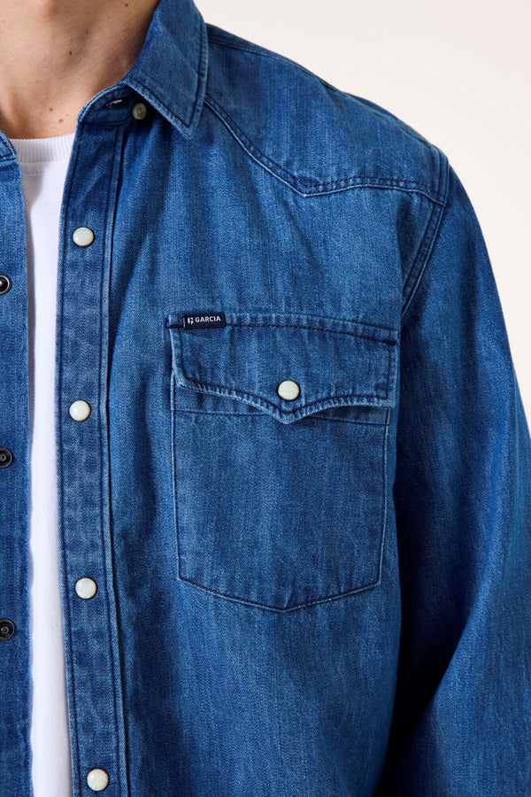 Chemise en jean boutonnée légère Garcia