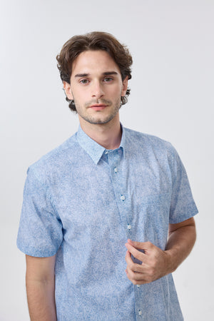 Chemise à manches courtes infroissable à imprimé nuage Leo Chevalier