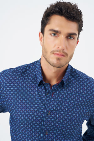 Chemise Leo Chevalier bleu marine à imprimé cercles et carrés, infroissable