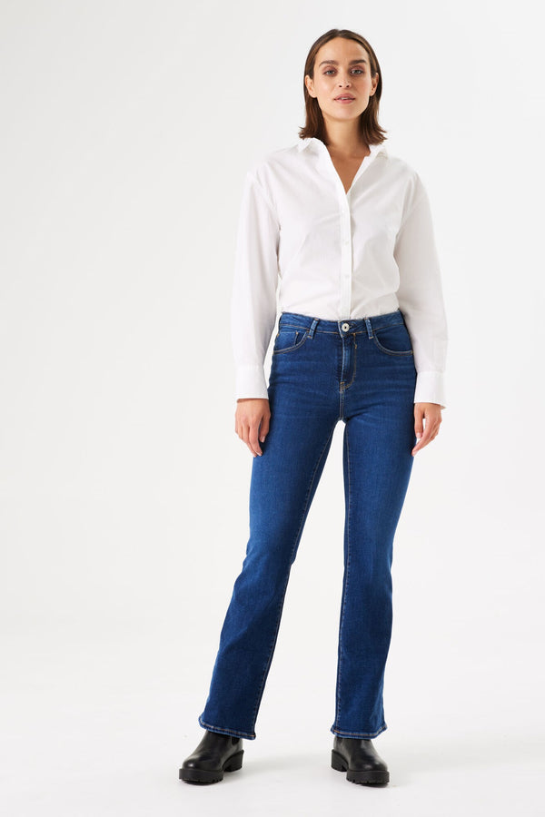 Celia 245 Super Slim Flared Jeans