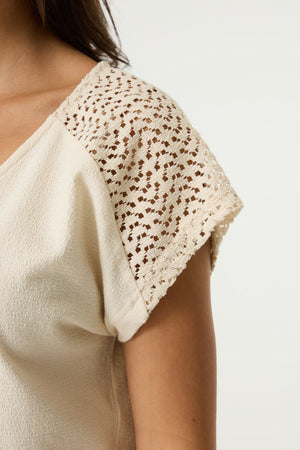 T-shirt en tricot épaules ouvertes Garcia