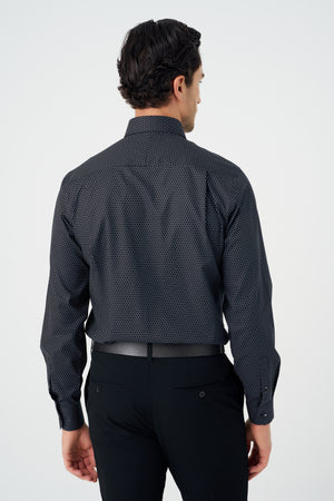 Chemise ajustée en coton élasthanne sans repassage à col évasé pour homme