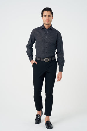 Chemise ajustée en coton élasthanne sans repassage à col évasé pour homme