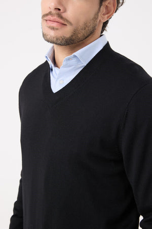 Viyella Fine Gauge Merino Wool Vneck Sweater
