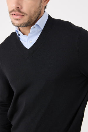 Viyella Fine Gauge Merino Wool Vneck Sweater